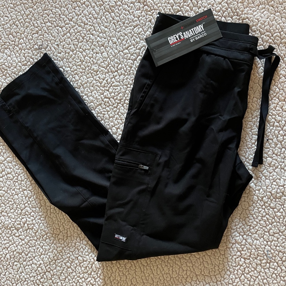 Grey’s Anatomy 3pocket black logo-elastic cargo pant with tags